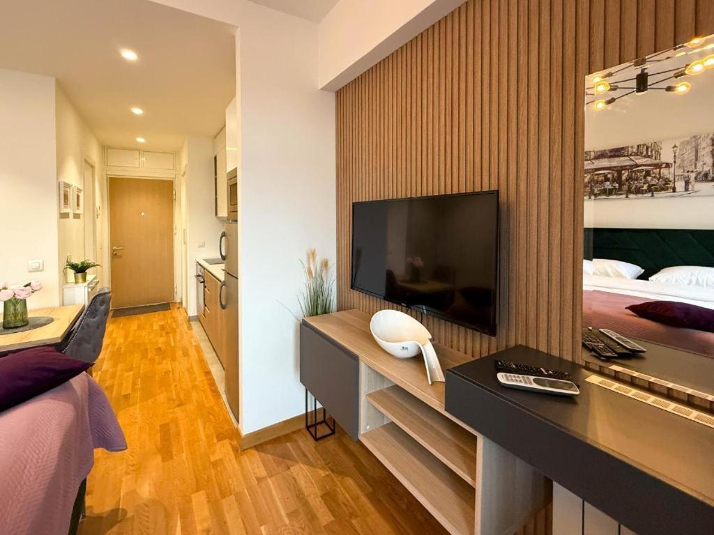 Waterfront Diamond Apartment Belgrad